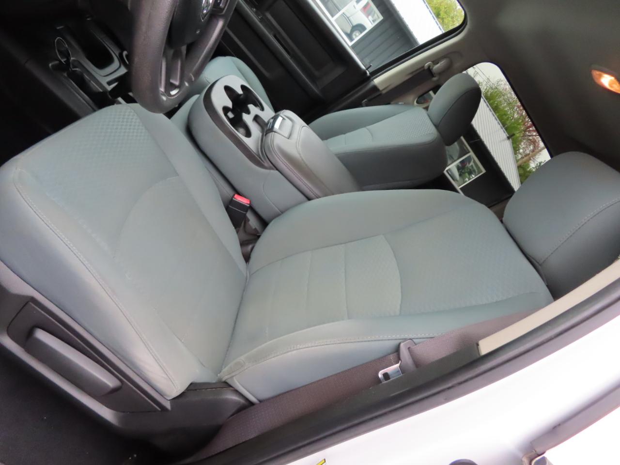 RAM 2500 Tradesman 4x4 Crew Cab 6'4" Box 2018