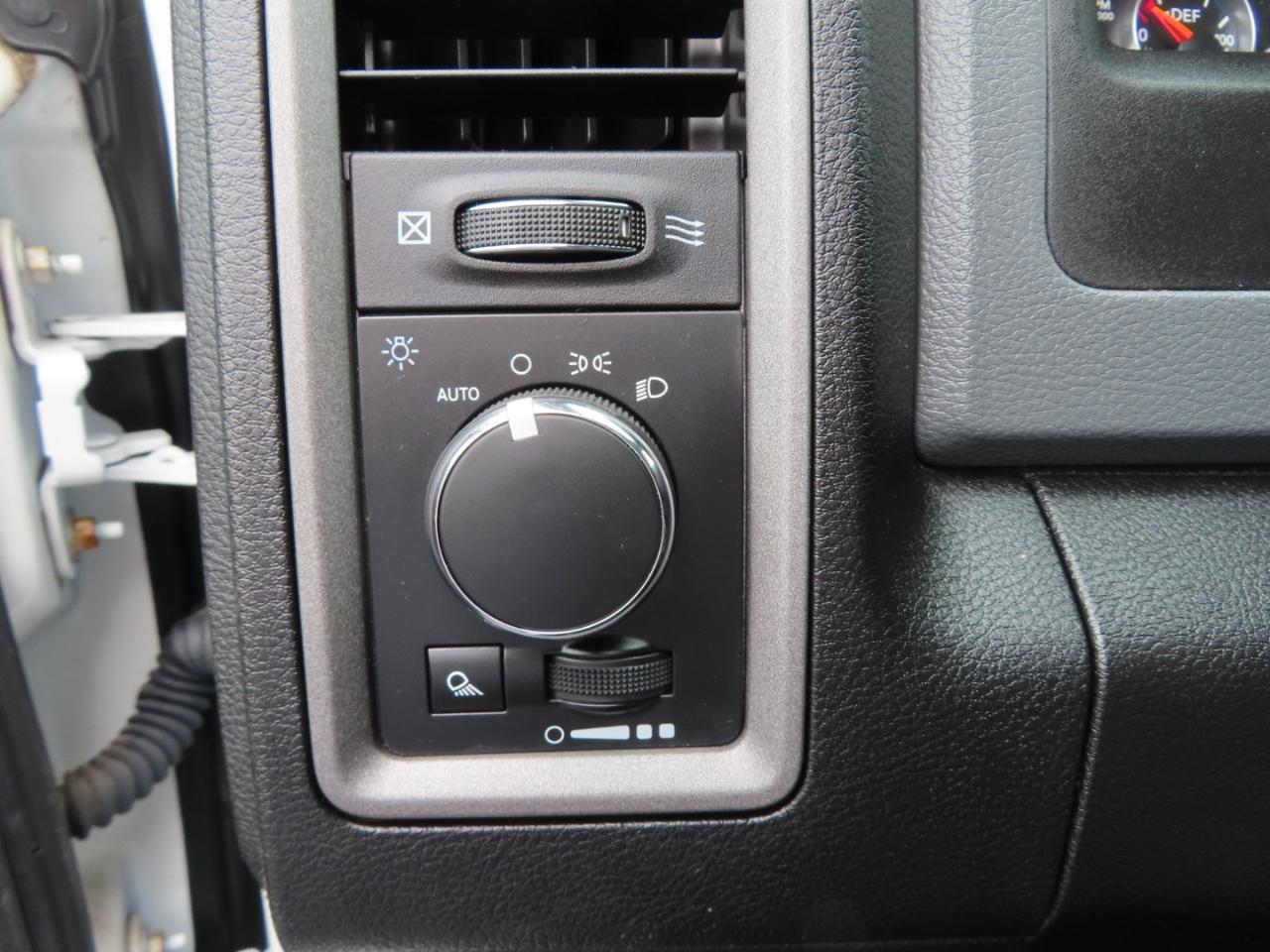 RAM 2500 Tradesman 4x4 Crew Cab 6'4" Box 2018