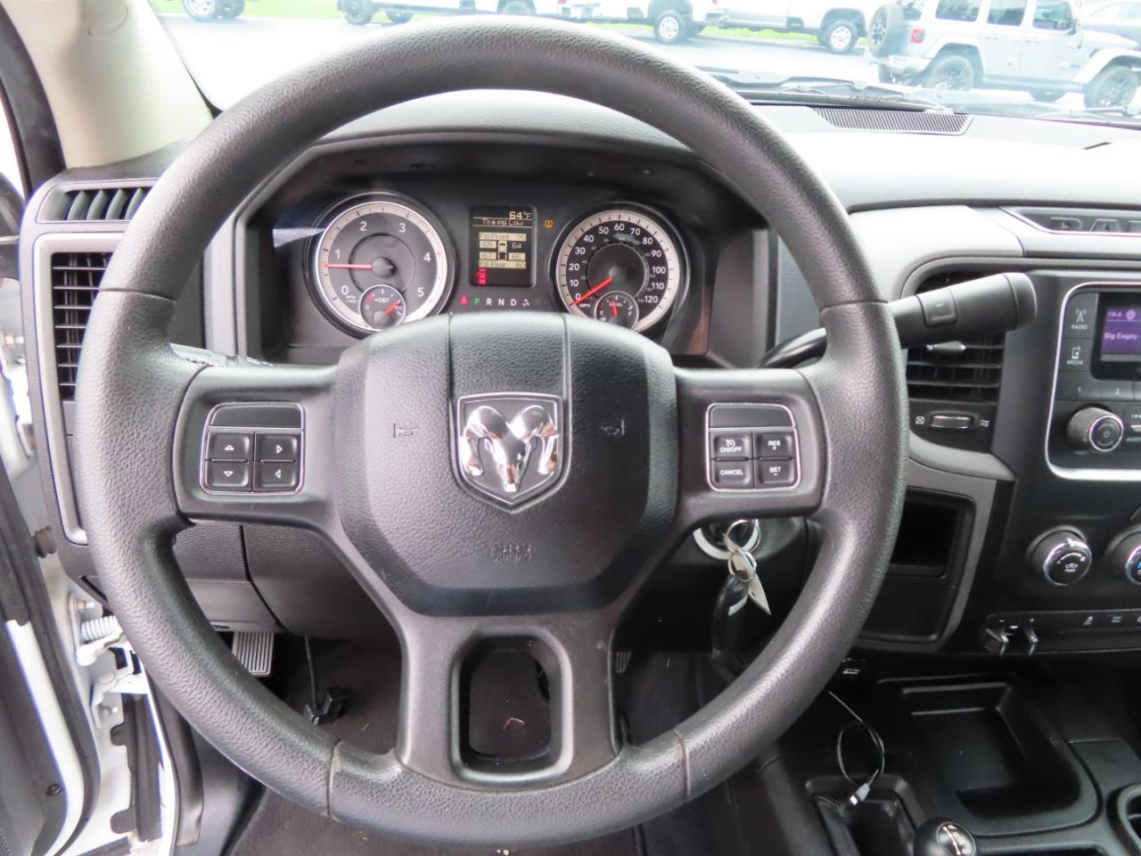 RAM 2500 Tradesman 4x4 Crew Cab 6'4" Box 2018