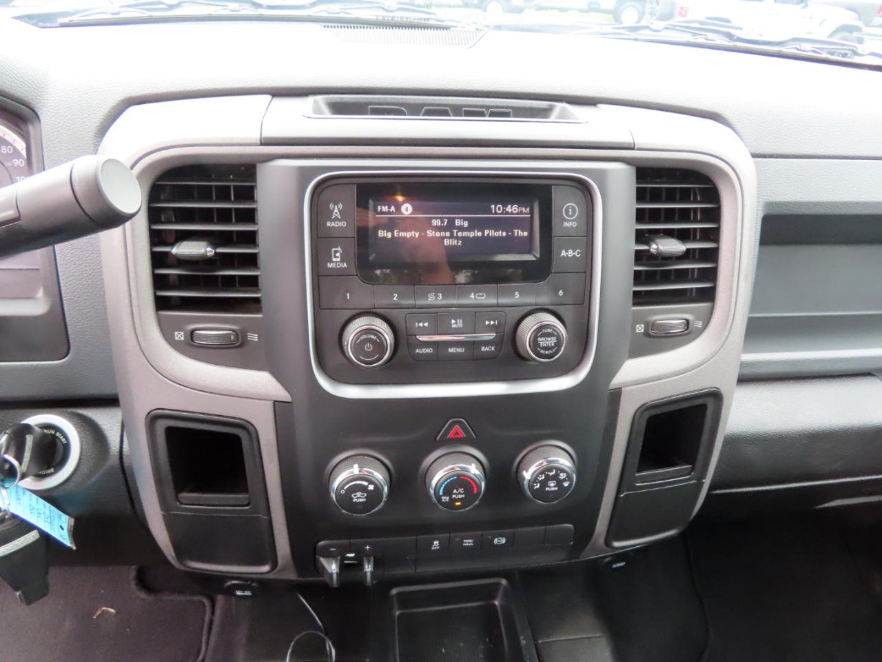 RAM 2500 Tradesman 4x4 Crew Cab 6'4" Box 2018