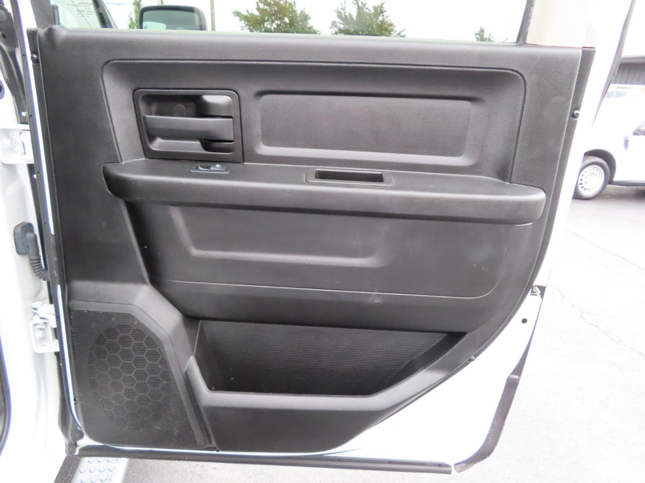 RAM 2500 Tradesman 4x4 Crew Cab 6'4" Box 2018
