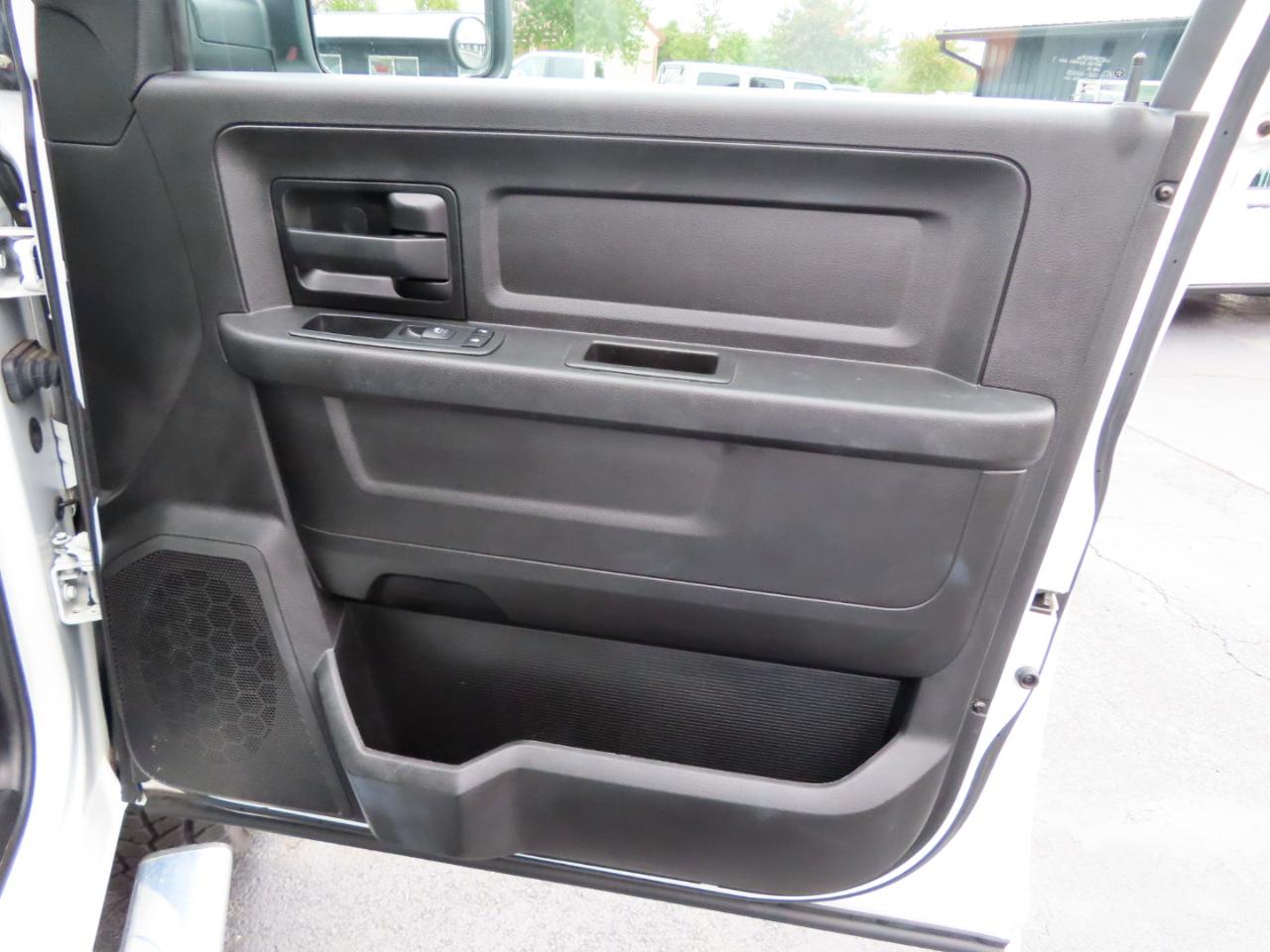RAM 2500 Tradesman 4x4 Crew Cab 6'4" Box 2018