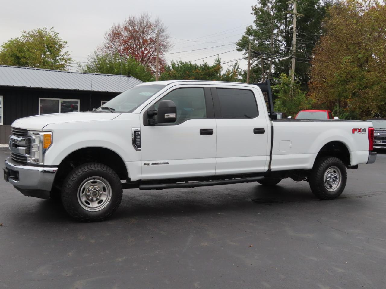 Ford Super Duty F-350 SRW XL 4WD Crew Cab 8' Box 2017