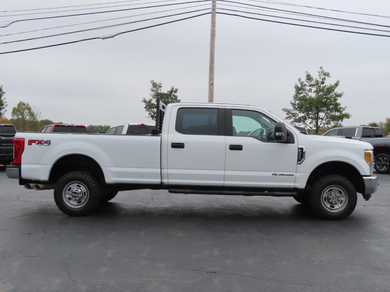 Ford Super Duty F-350 SRW XL 4WD Crew Cab 8' Box 2017