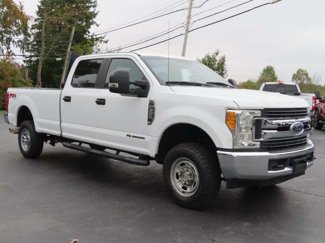Ford Super Duty F-350 SRW XL 4WD Crew Cab 8' Box 2017