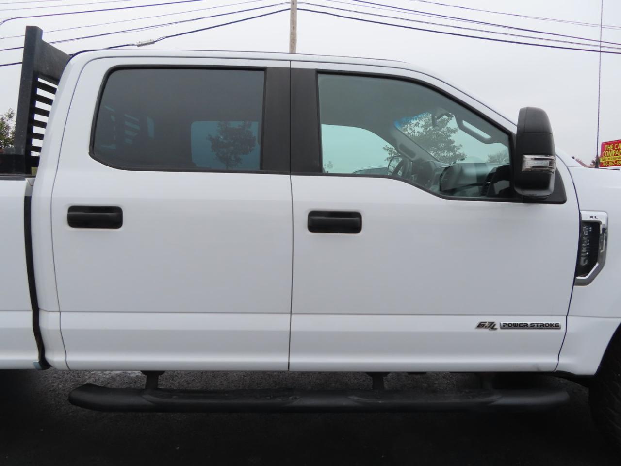 Ford Super Duty F-350 SRW XL 4WD Crew Cab 8' Box 2017