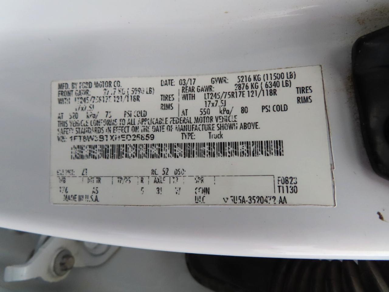 Ford Super Duty F-350 SRW XL 4WD Crew Cab 8' Box 2017