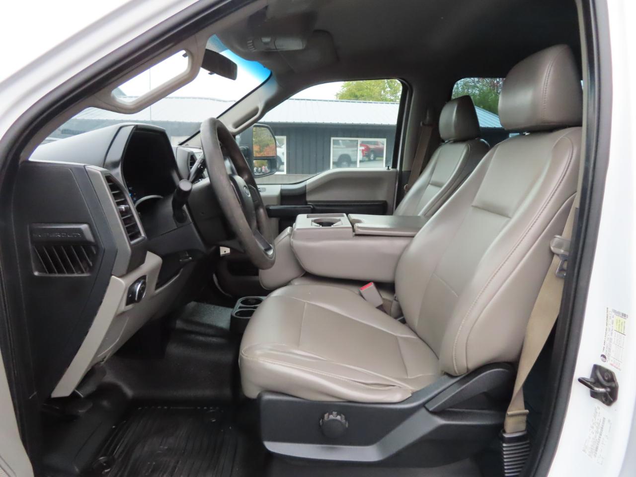 Ford Super Duty F-350 SRW XL 4WD Crew Cab 8' Box 2017