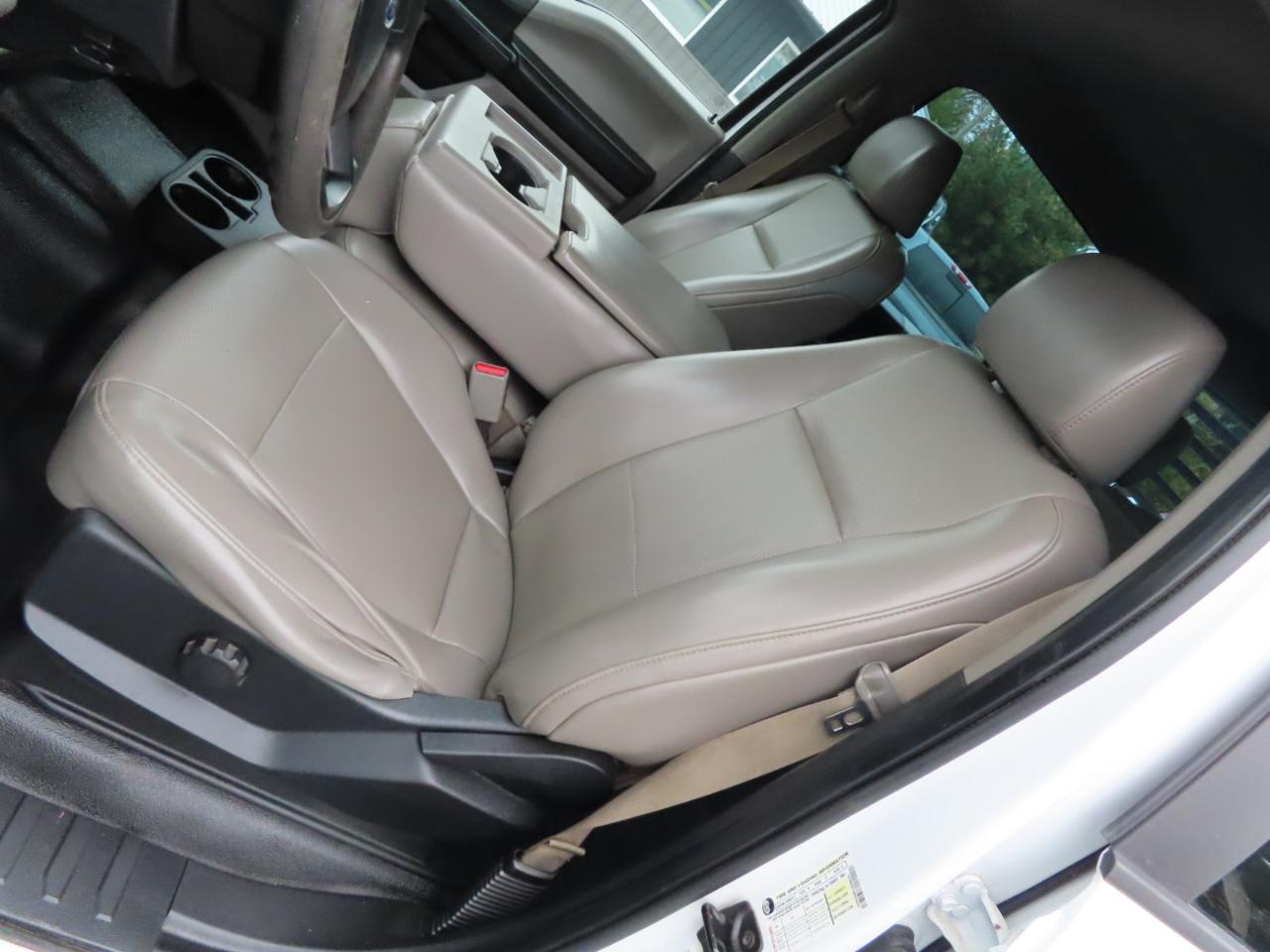 Ford Super Duty F-350 SRW XL 4WD Crew Cab 8' Box 2017