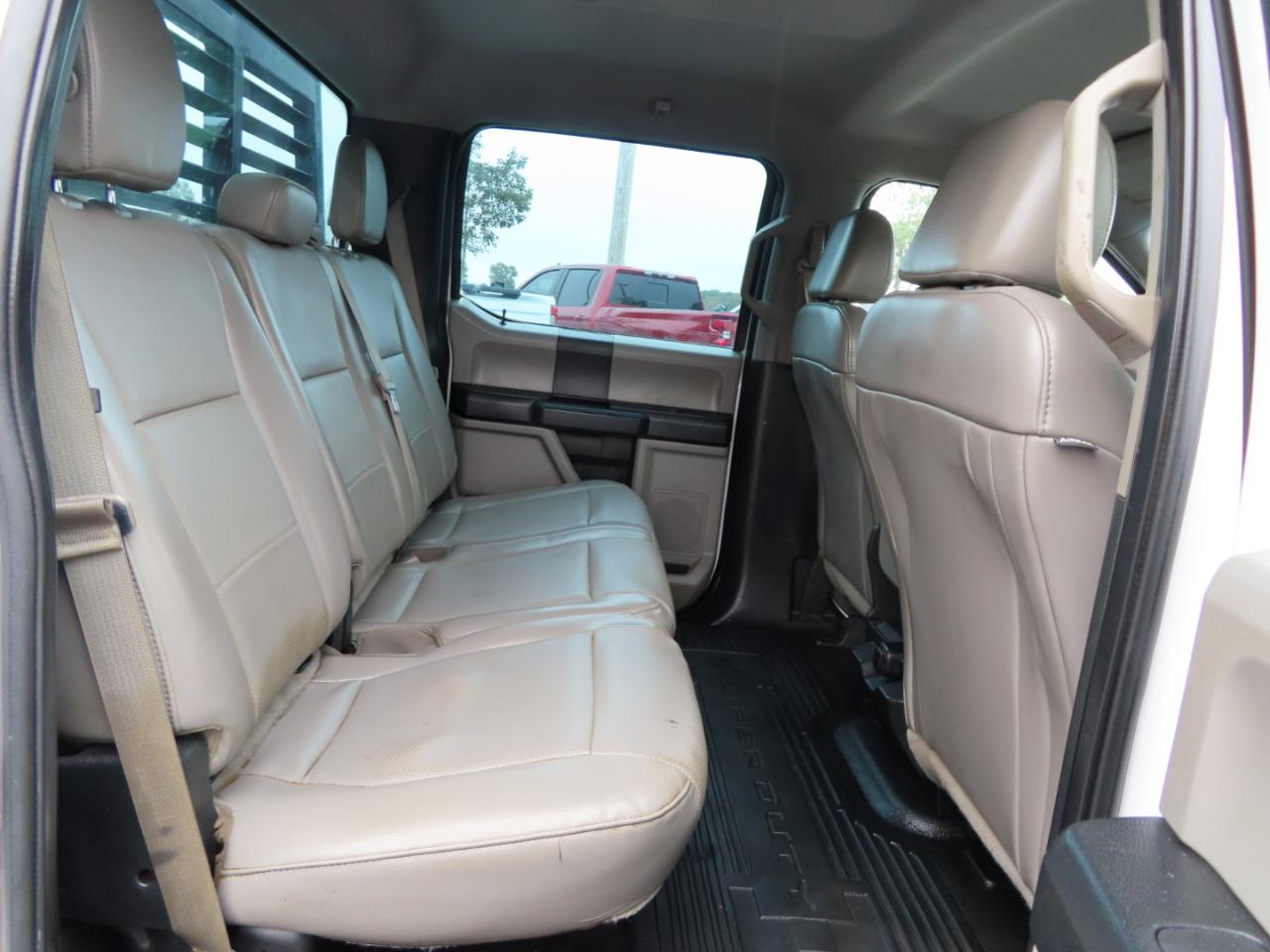 Ford Super Duty F-350 SRW XL 4WD Crew Cab 8' Box 2017