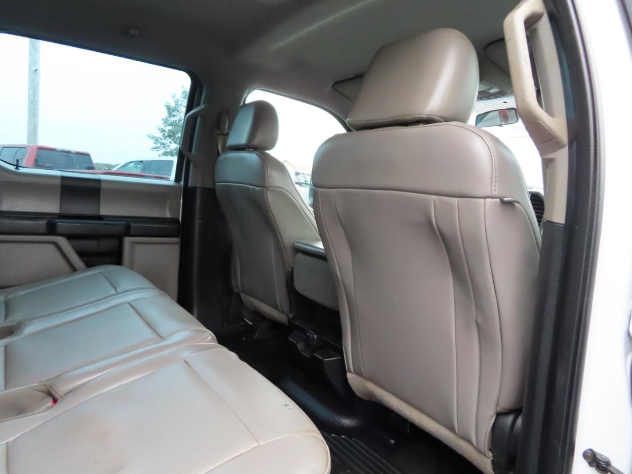 Ford Super Duty F-350 SRW XL 4WD Crew Cab 8' Box 2017
