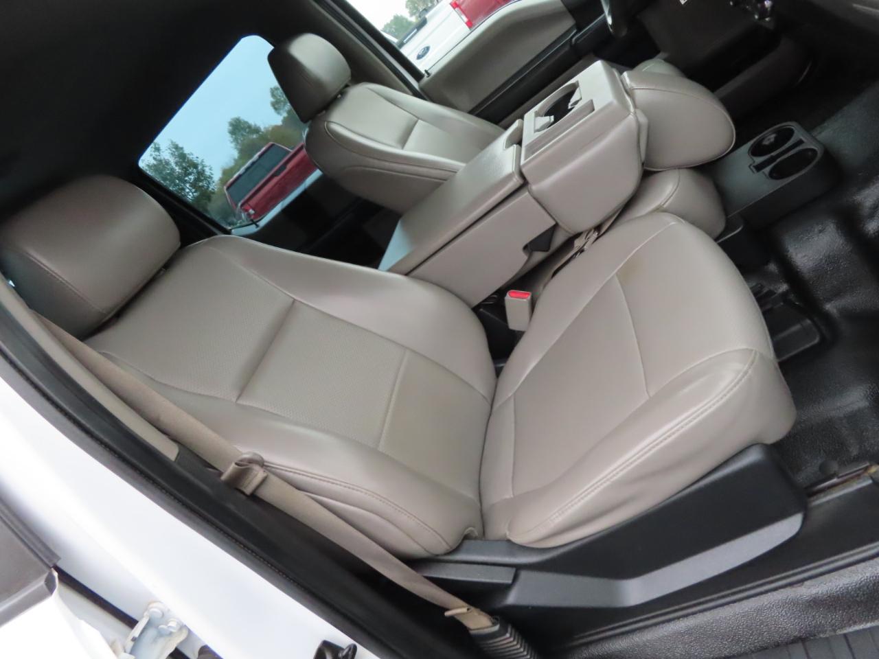 Ford Super Duty F-350 SRW XL 4WD Crew Cab 8' Box 2017