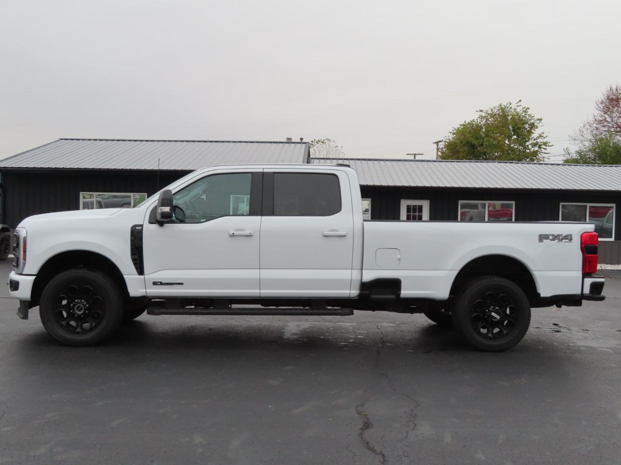 Ford Super Duty F-250 SRW XLT 4WD Crew Cab 8' Box 2025