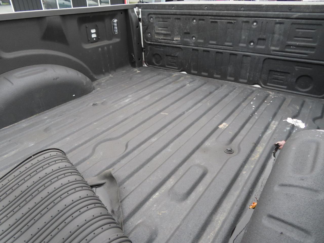 Ford Super Duty F-250 SRW XLT 4WD Crew Cab 8' Box 2025