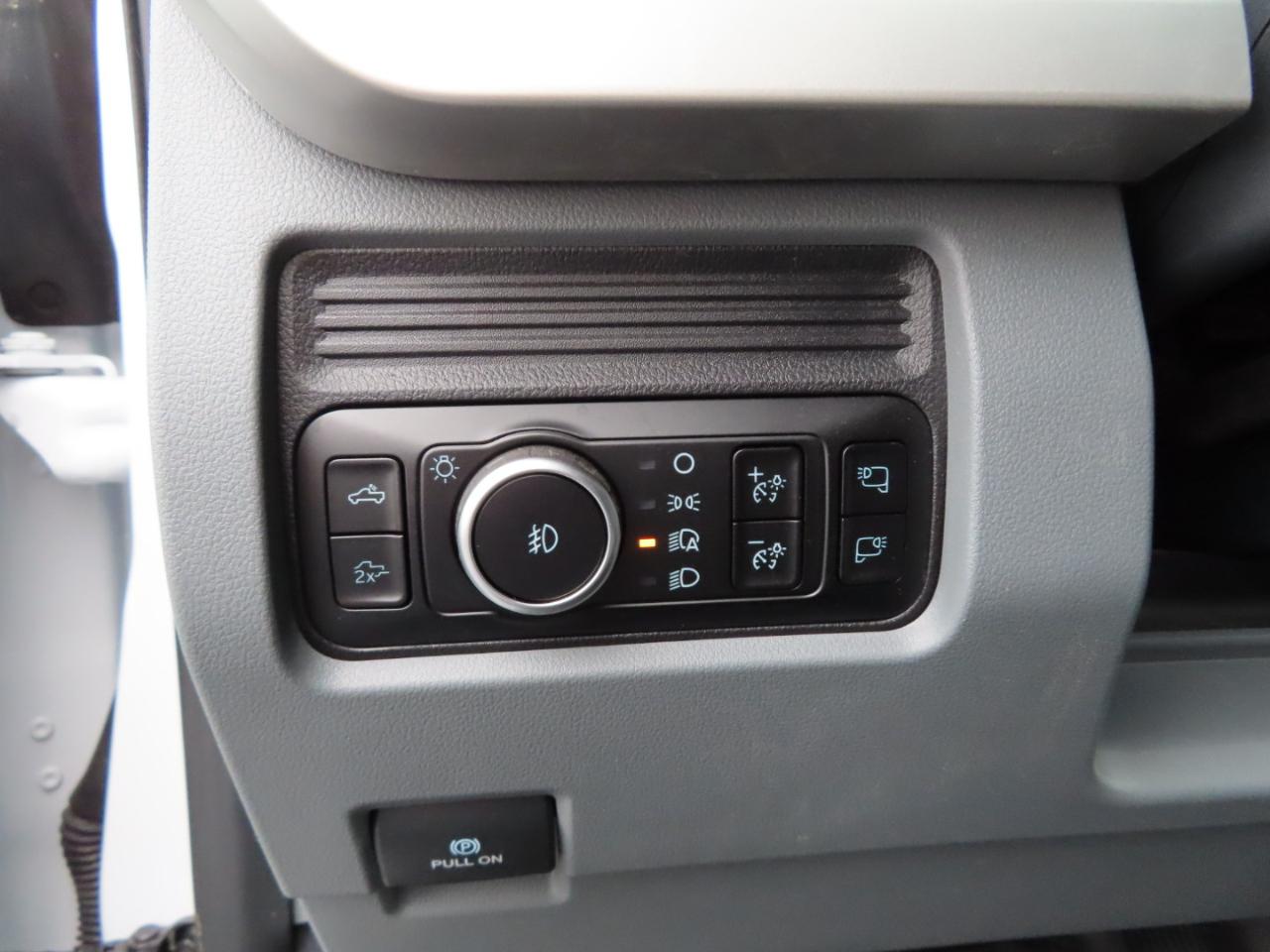 Ford Super Duty F-250 SRW XLT 4WD Crew Cab 8' Box 2025