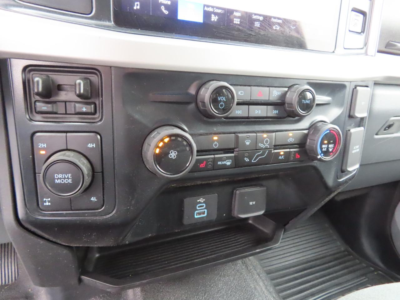 Ford Super Duty F-250 SRW XLT 4WD Crew Cab 8' Box 2025