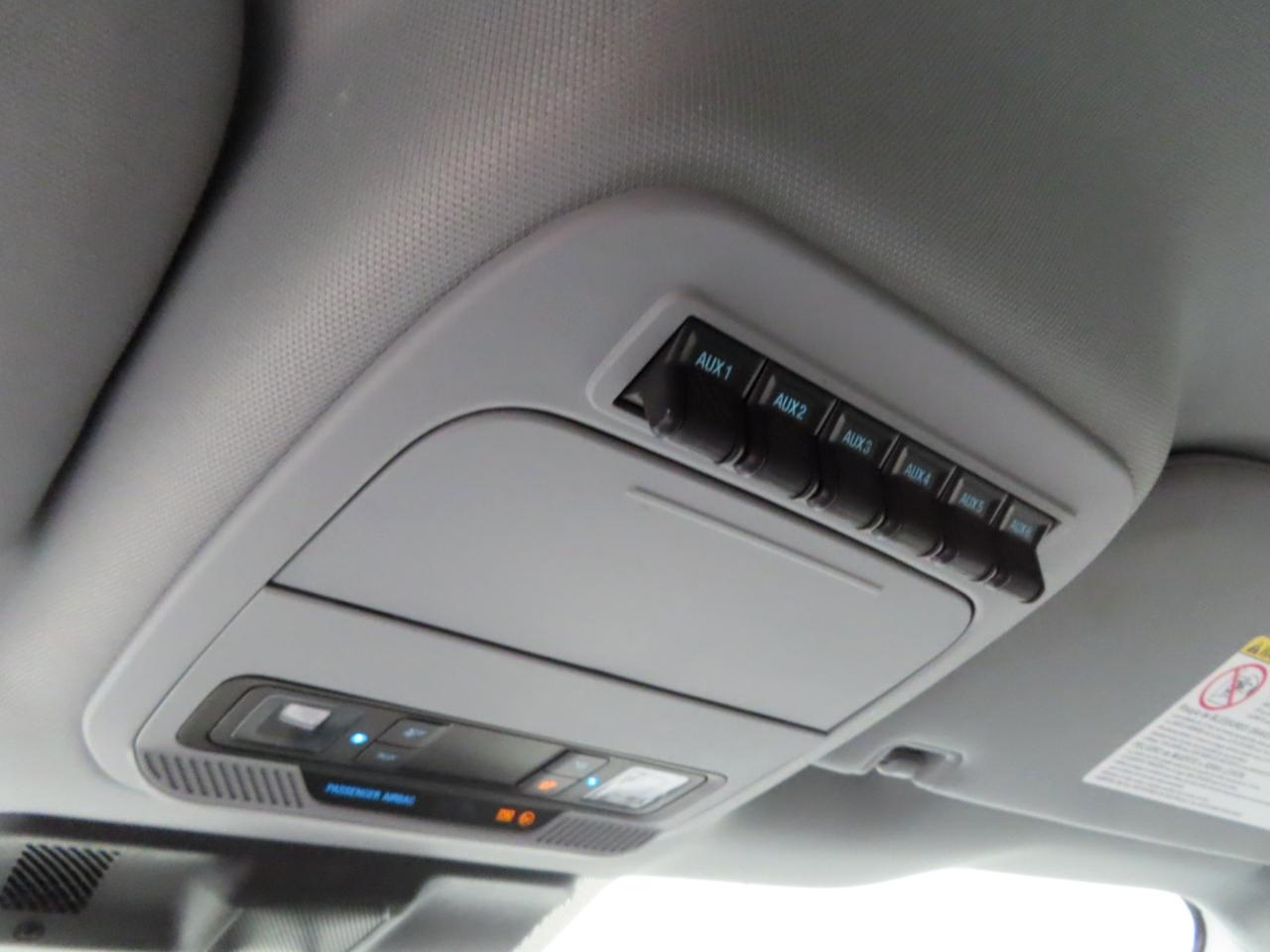 Ford Super Duty F-250 SRW XLT 4WD Crew Cab 8' Box 2025