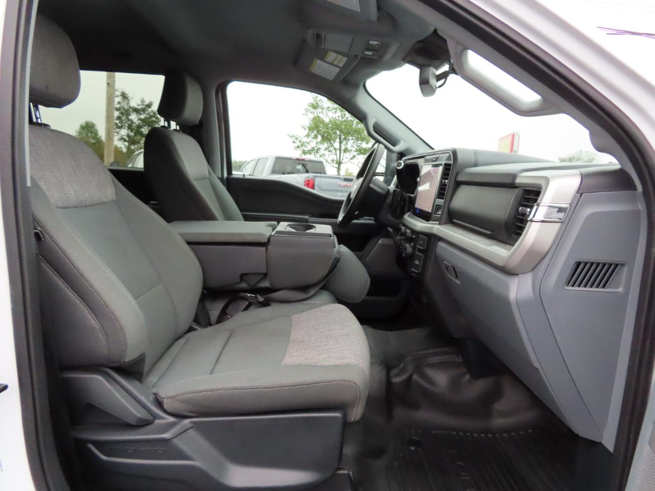 Ford Super Duty F-250 SRW XLT 4WD Crew Cab 8' Box 2025