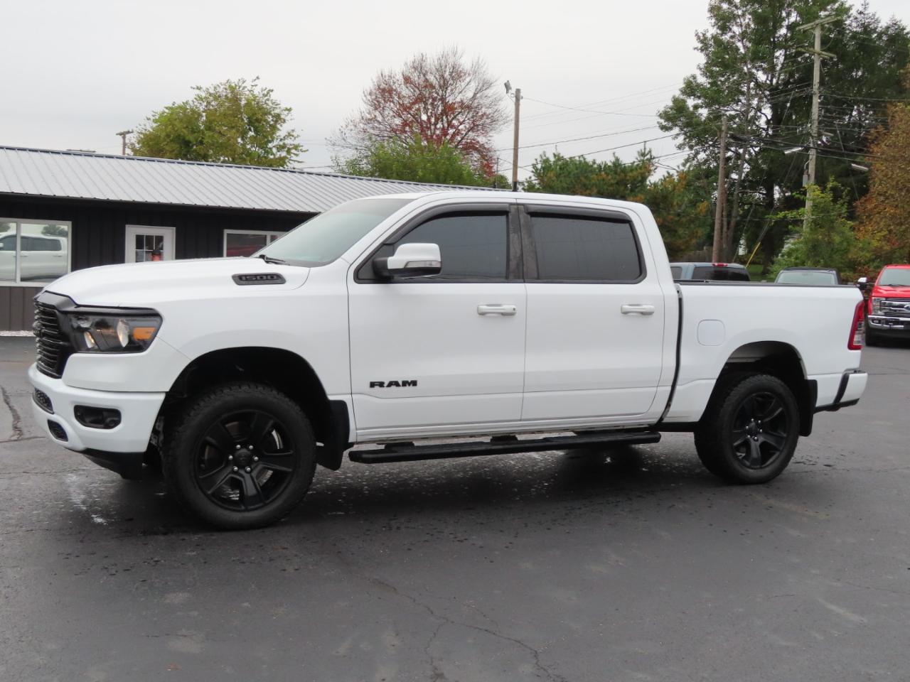 RAM 1500 Big Horn 4x4 Crew Cab 5'7" Box 2020