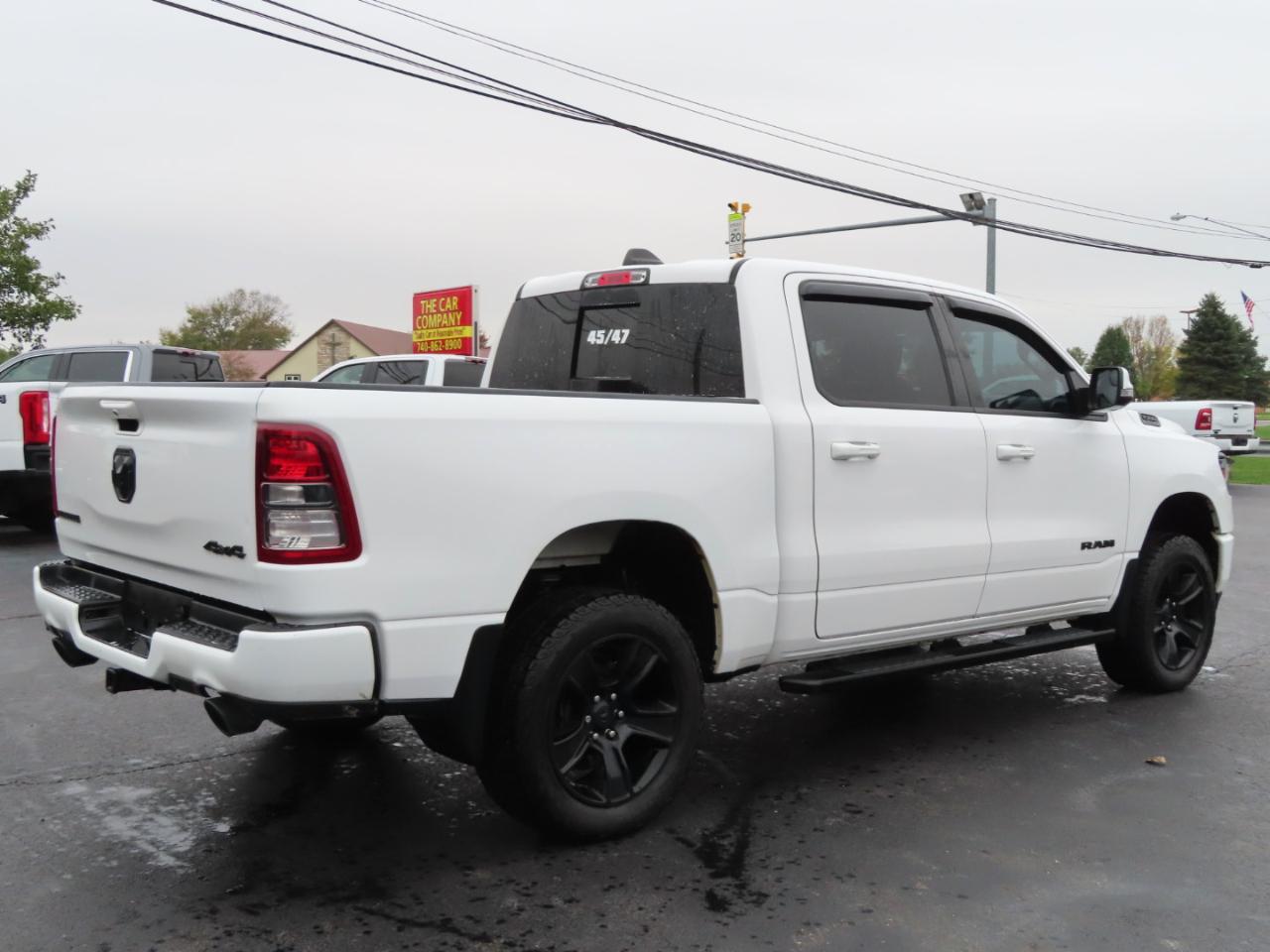 RAM 1500 Big Horn 4x4 Crew Cab 5'7" Box 2020
