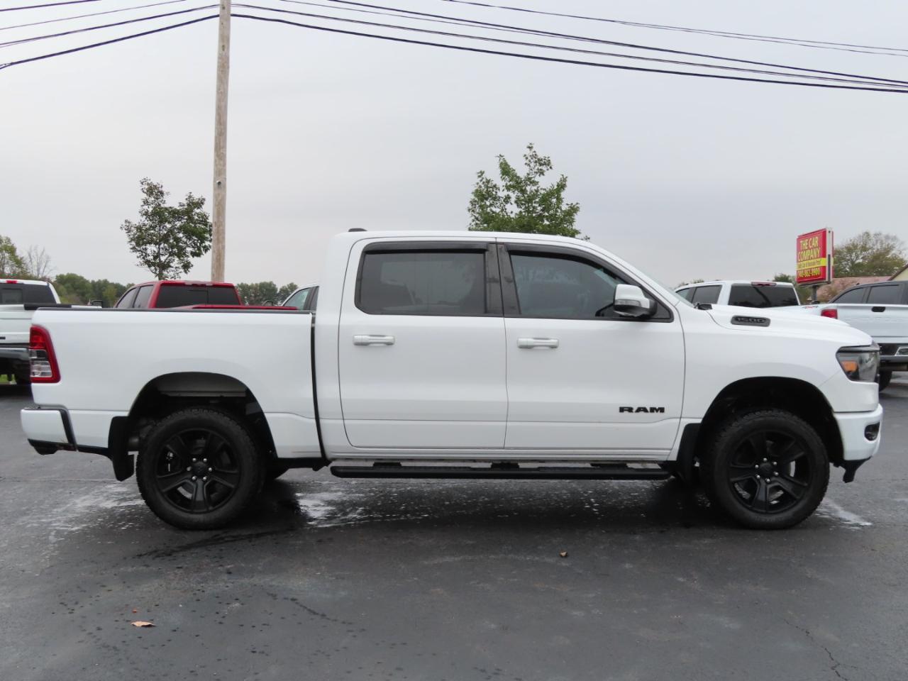 RAM 1500 Big Horn 4x4 Crew Cab 5'7" Box 2020