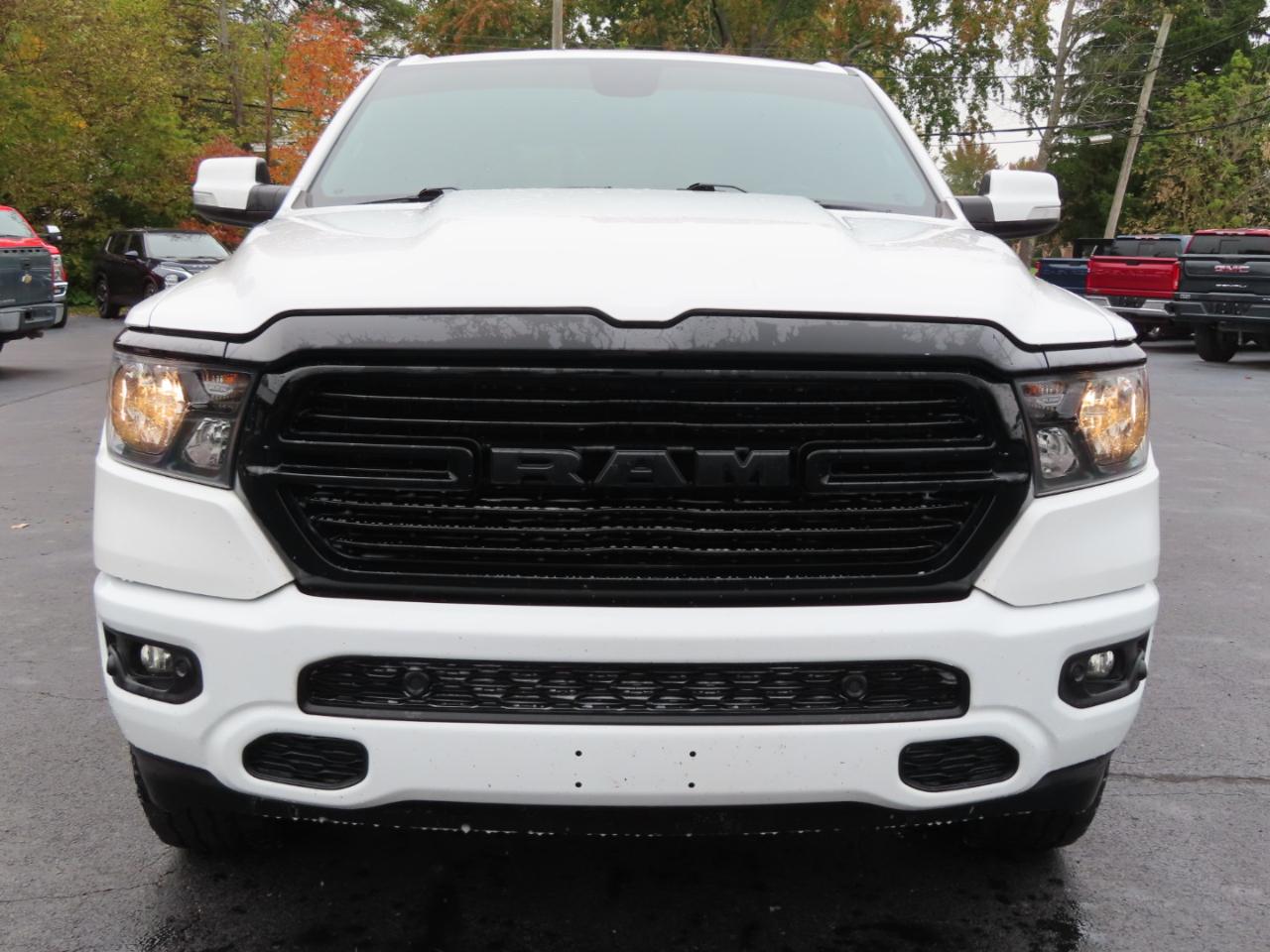 RAM 1500 Big Horn 4x4 Crew Cab 5'7" Box 2020