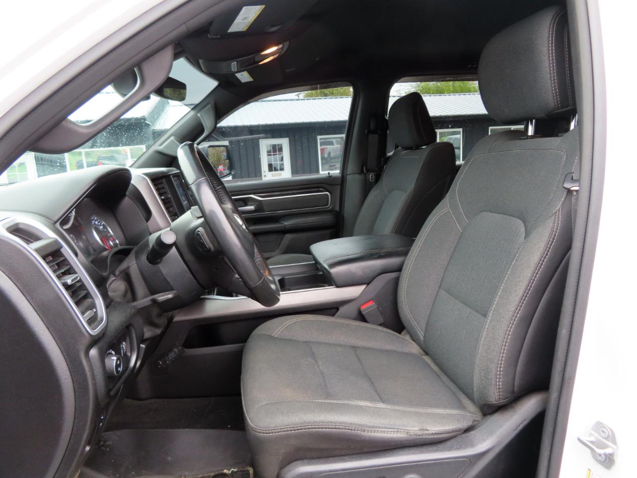 RAM 1500 Big Horn 4x4 Crew Cab 5'7" Box 2020