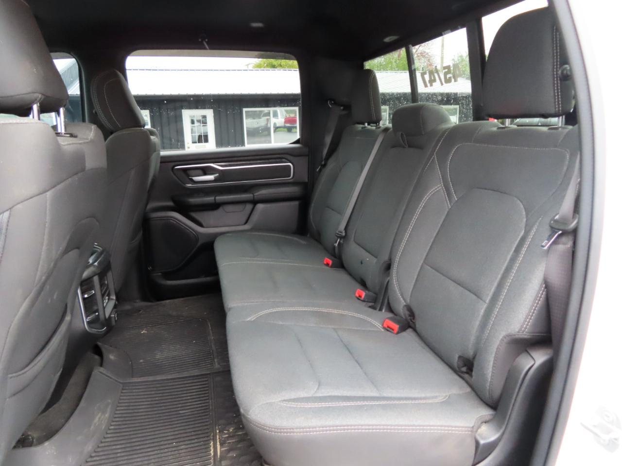 RAM 1500 Big Horn 4x4 Crew Cab 5'7" Box 2020
