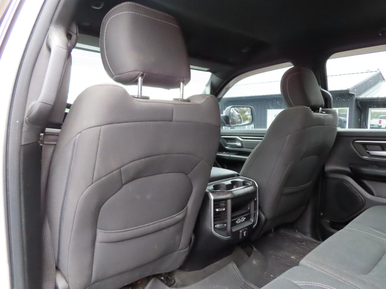 RAM 1500 Big Horn 4x4 Crew Cab 5'7" Box 2020