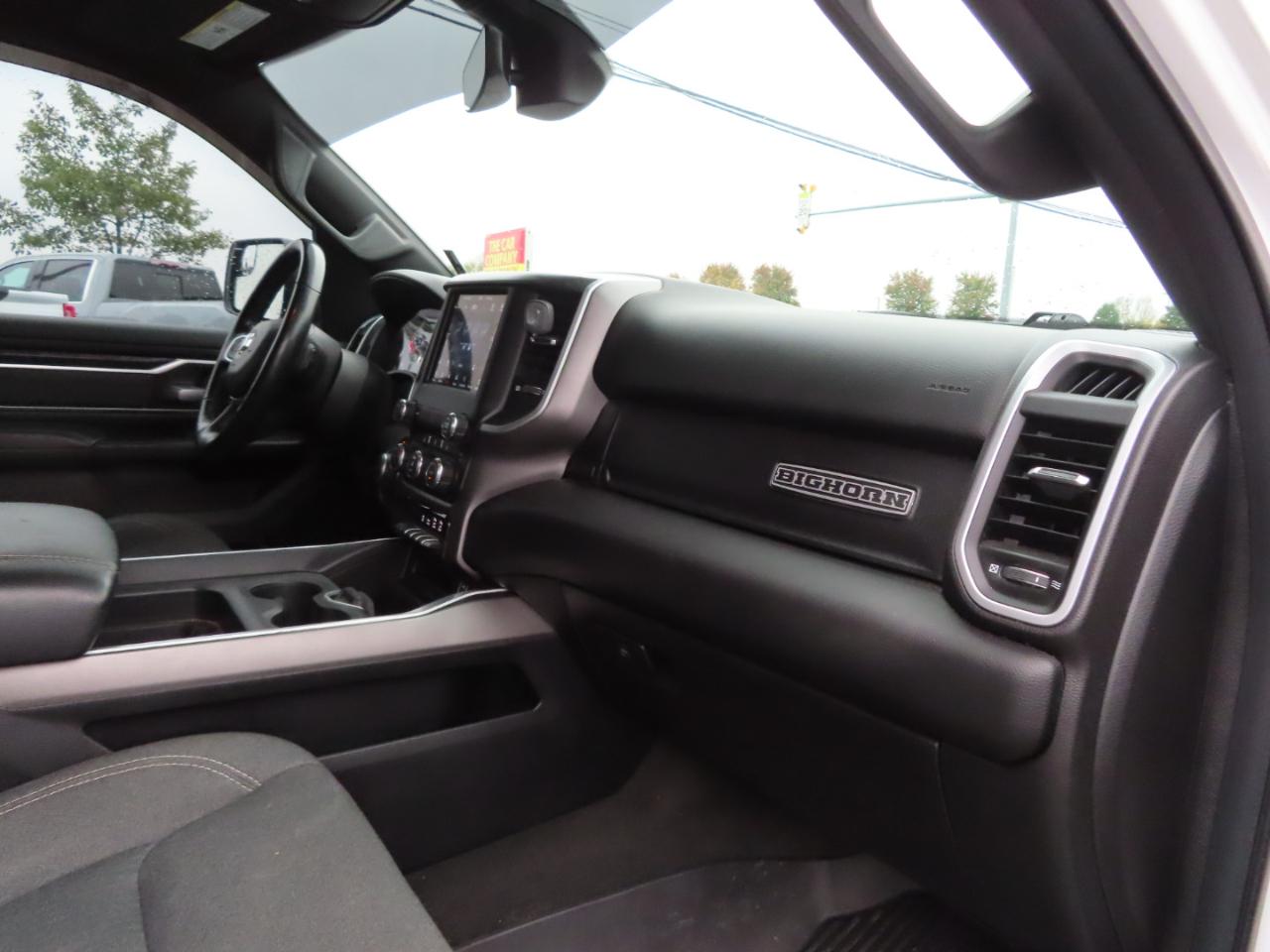 RAM 1500 Big Horn 4x4 Crew Cab 5'7" Box 2020