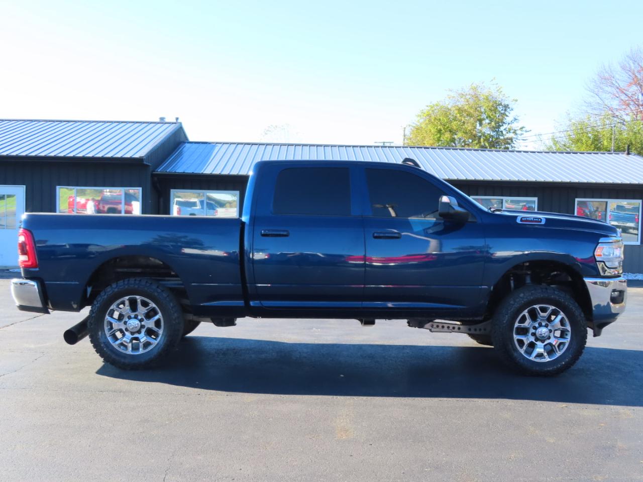 RAM 2500 Big Horn 4x4 Crew Cab 6'4" Box 2020