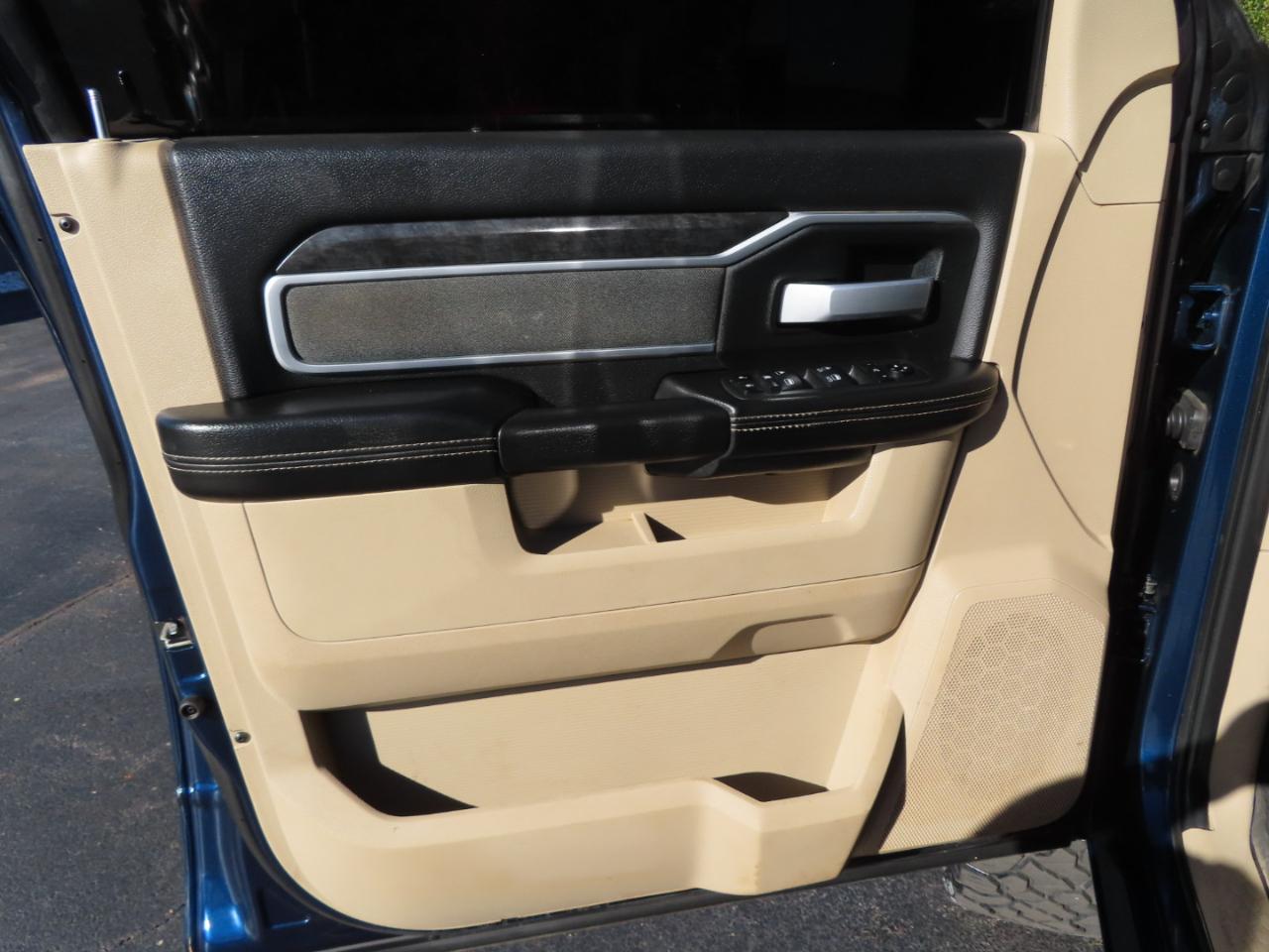 RAM 2500 Big Horn 4x4 Crew Cab 6'4" Box 2020