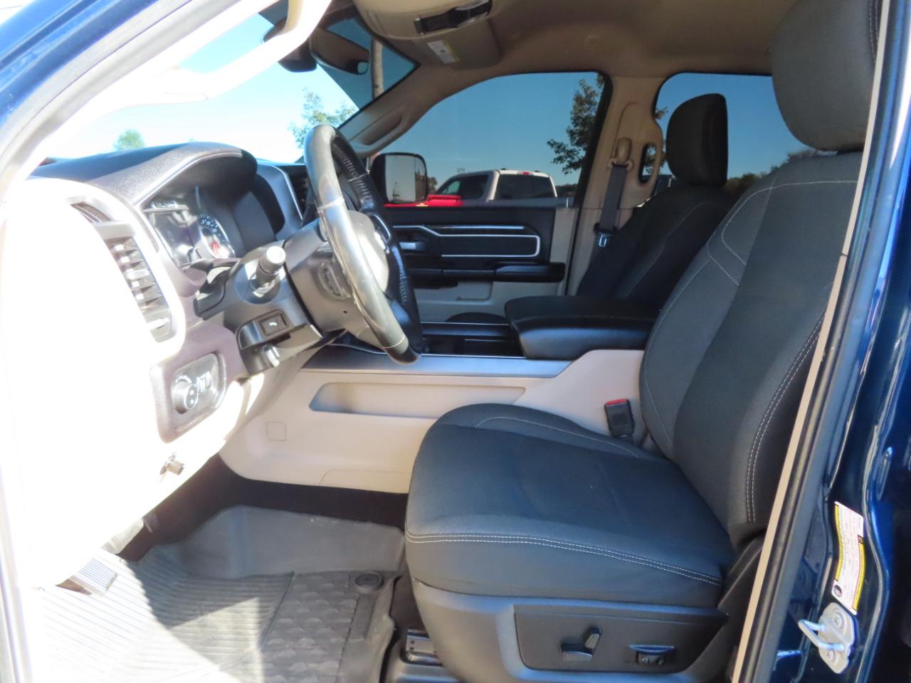 RAM 2500 Big Horn 4x4 Crew Cab 6'4" Box 2020