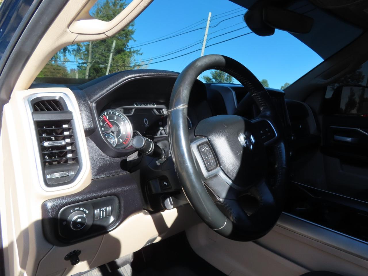 RAM 2500 Big Horn 4x4 Crew Cab 6'4" Box 2020