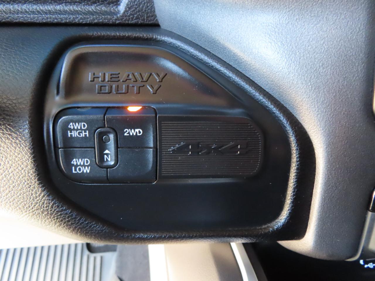 RAM 2500 Big Horn 4x4 Crew Cab 6'4" Box 2020