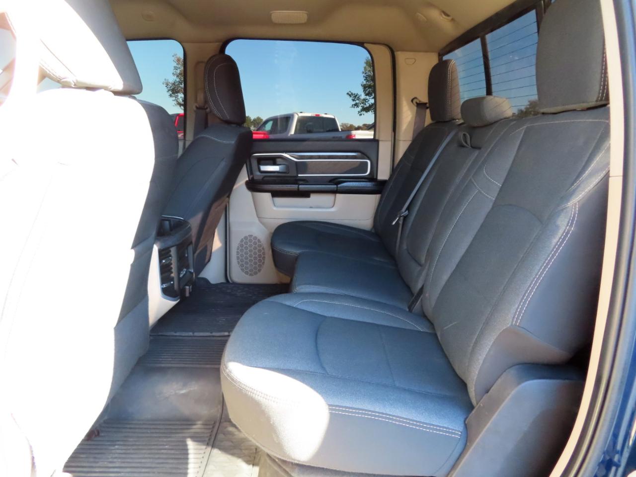 RAM 2500 Big Horn 4x4 Crew Cab 6'4" Box 2020