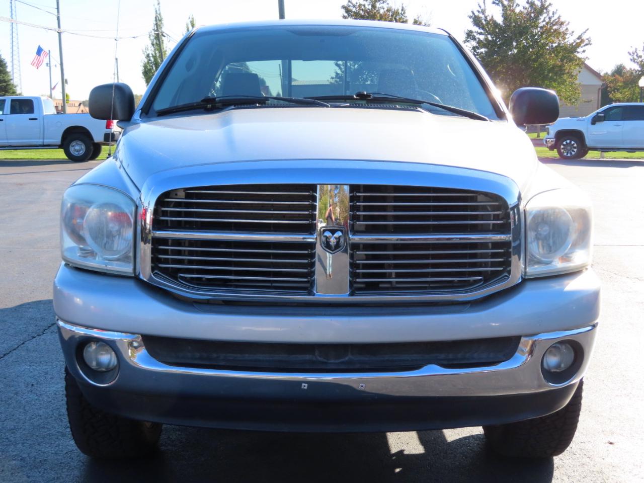 Dodge Ram 1500 4WD Quad Cab 140.5" SLT 2008