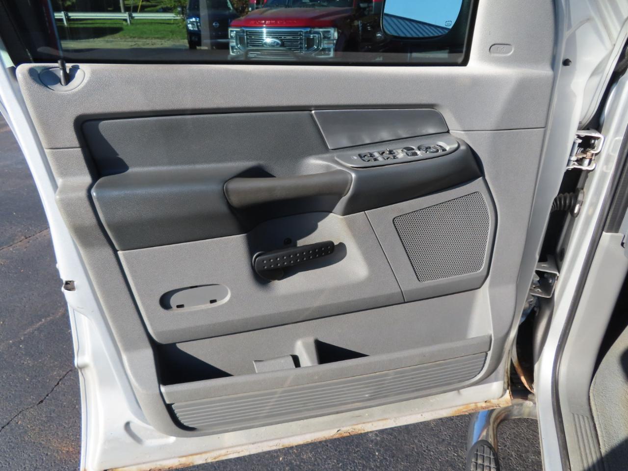 Dodge Ram 1500 4WD Quad Cab 140.5" SLT 2008