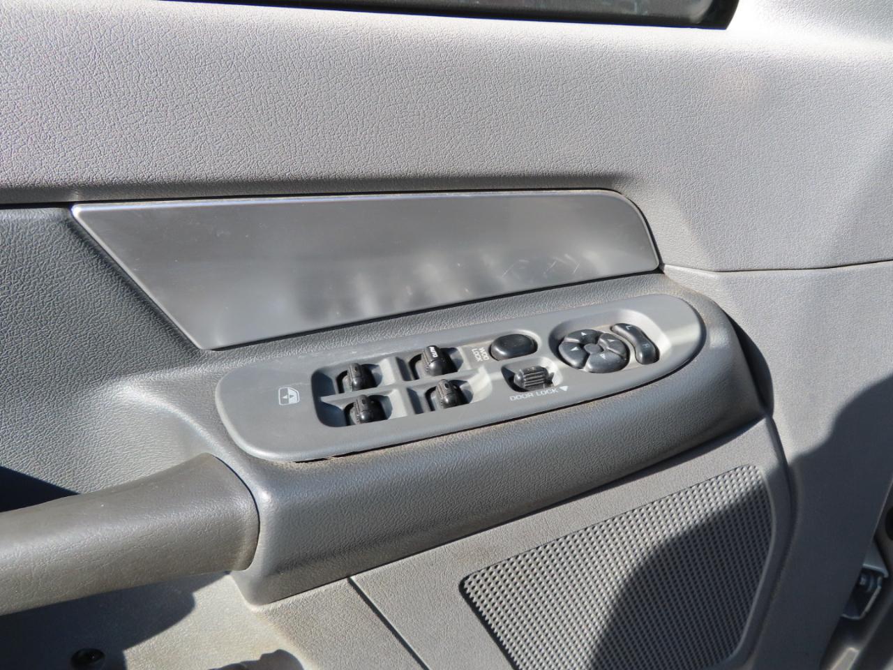 Dodge Ram 1500 4WD Quad Cab 140.5" SLT 2008