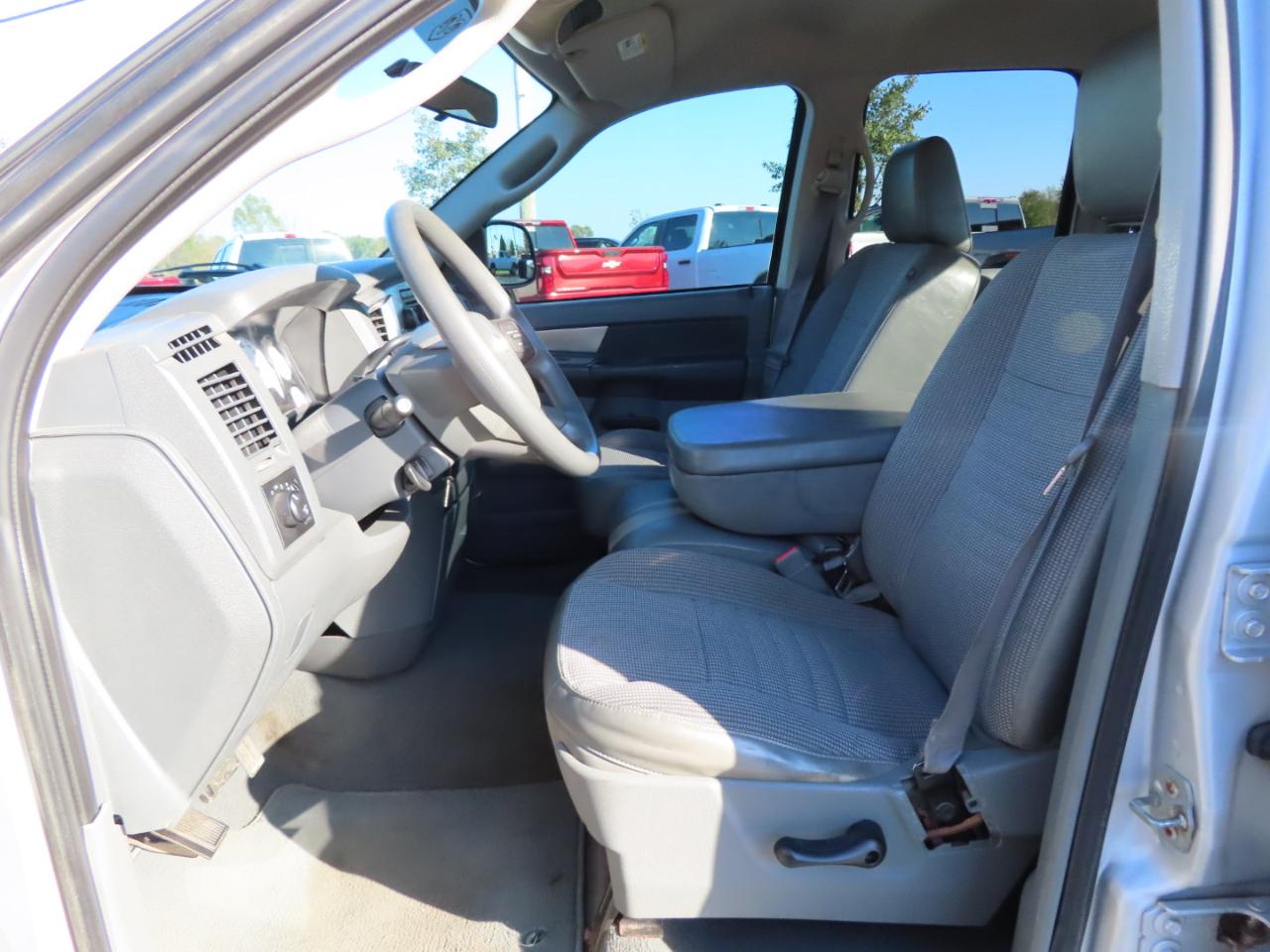 Dodge Ram 1500 4WD Quad Cab 140.5" SLT 2008