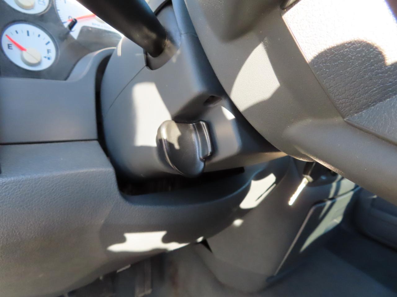 Dodge Ram 1500 4WD Quad Cab 140.5" SLT 2008
