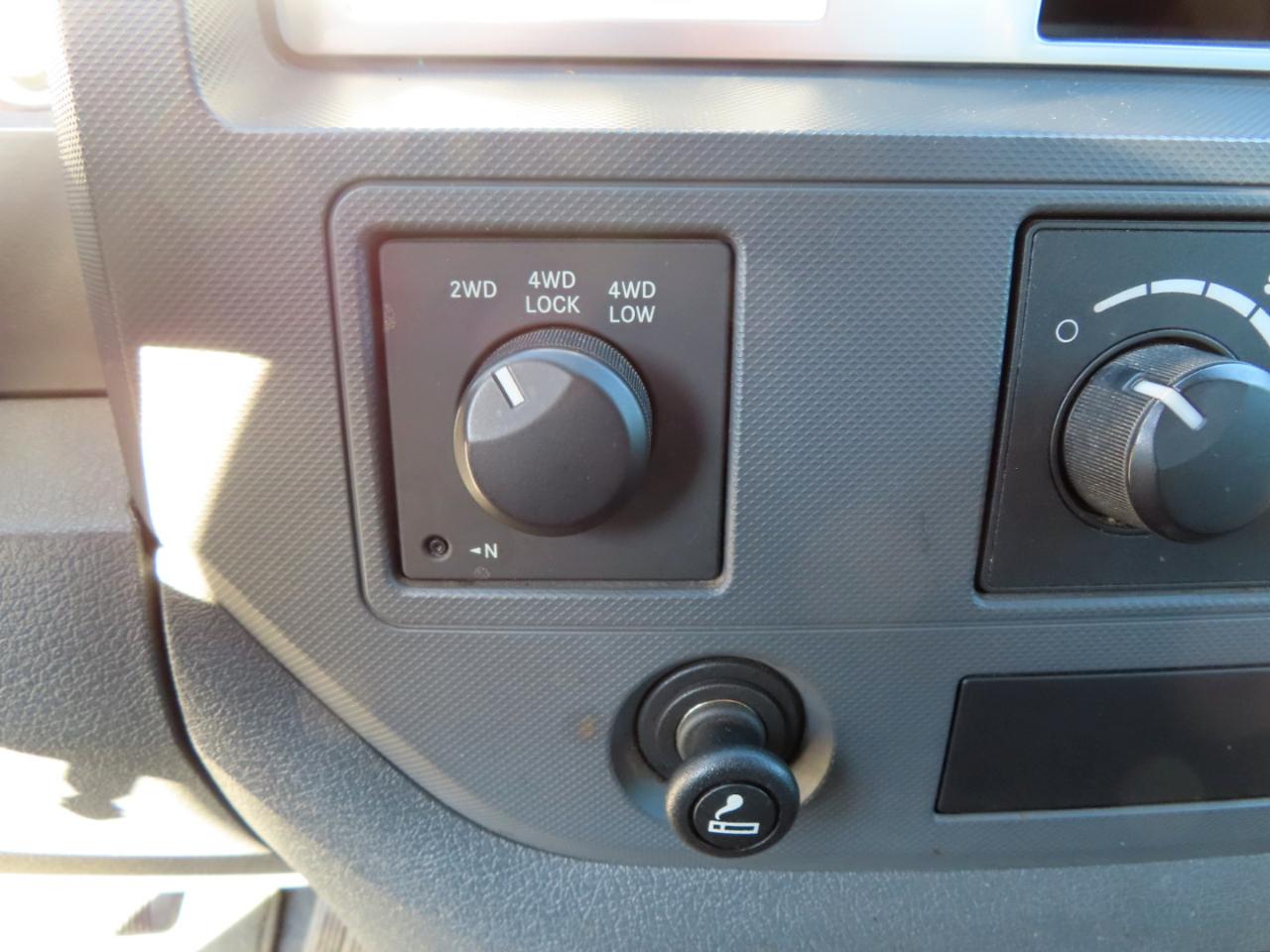 Dodge Ram 1500 4WD Quad Cab 140.5" SLT 2008