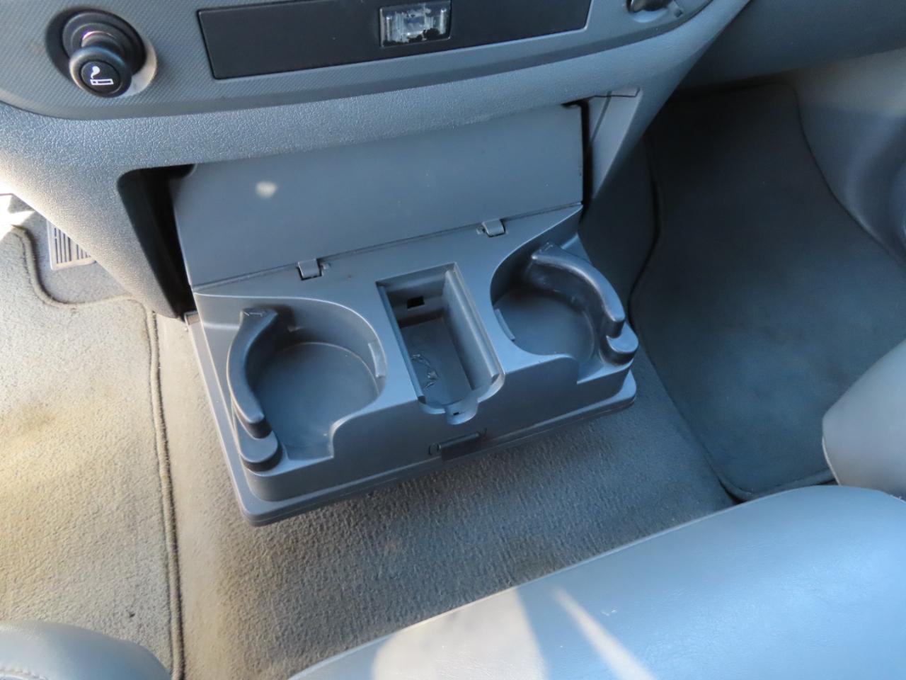 Dodge Ram 1500 4WD Quad Cab 140.5" SLT 2008