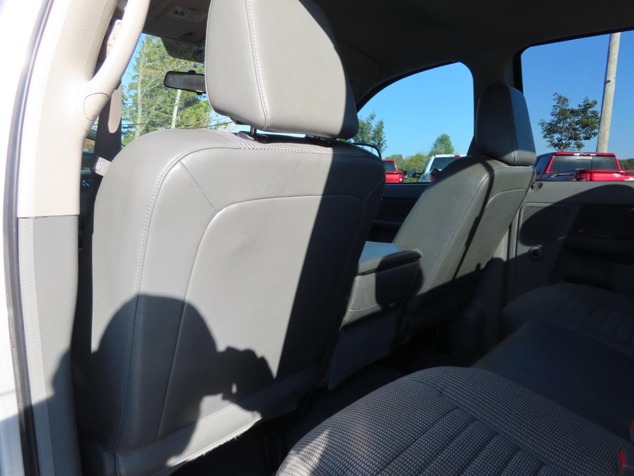 Dodge Ram 1500 4WD Quad Cab 140.5" SLT 2008