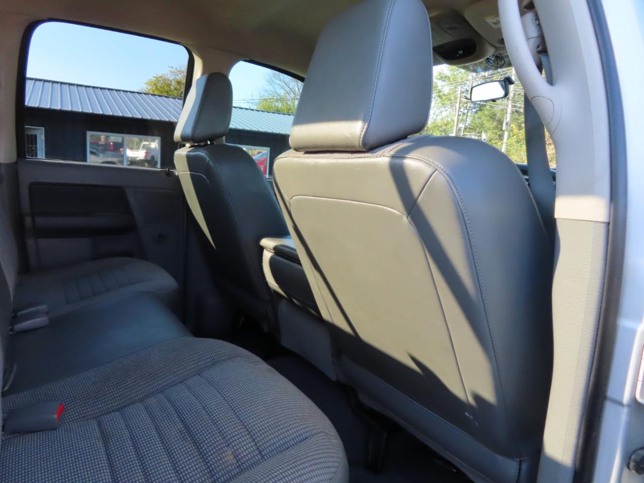Dodge Ram 1500 4WD Quad Cab 140.5" SLT 2008