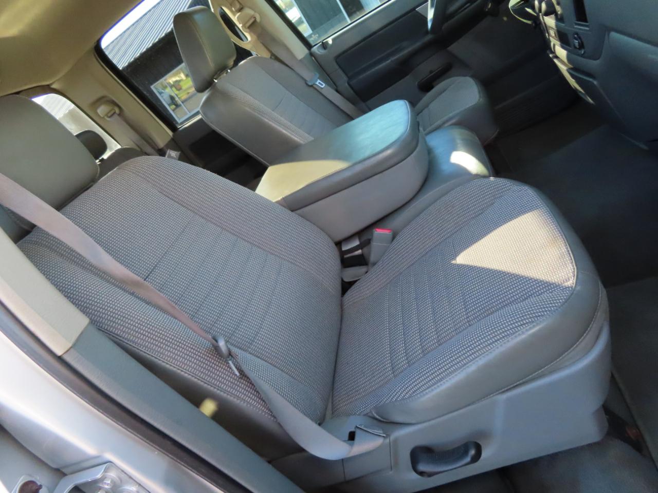 Dodge Ram 1500 4WD Quad Cab 140.5" SLT 2008