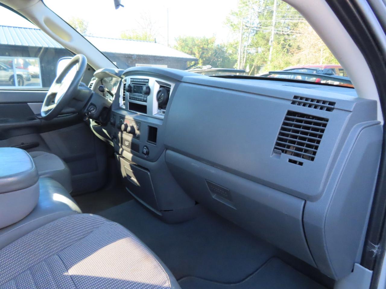 Dodge Ram 1500 4WD Quad Cab 140.5" SLT 2008