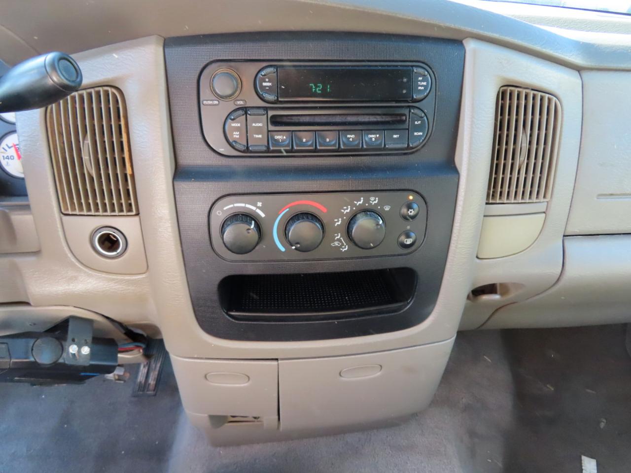 Dodge Ram 2500 4dr Quad Cab 160.5" WB 4WD SLT 2005