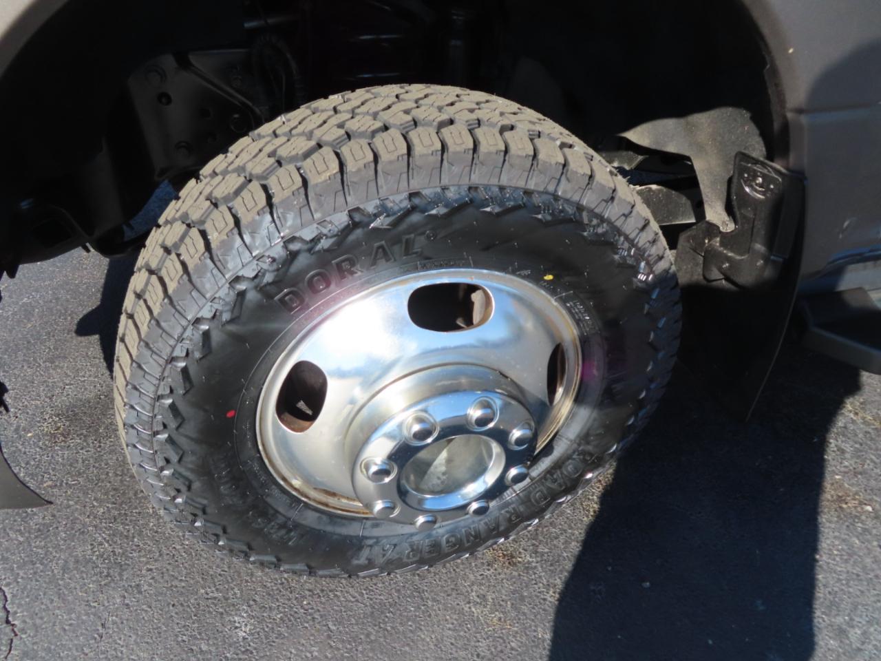 Ford Super Duty F-350 DRW Lariat 4WD Crew Cab 8' Box 2020