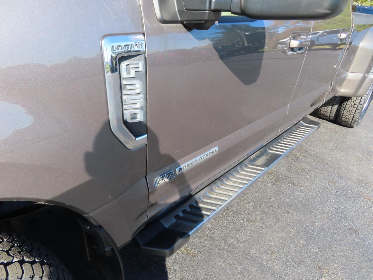 Ford Super Duty F-350 DRW Lariat 4WD Crew Cab 8' Box 2020
